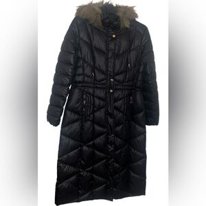 Liz Claiborne black quilted long sleeve hooded maxi puffer coat, size medium